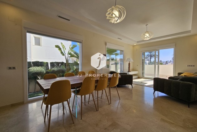 Aus zweiter Hand - Villa -
La Zenia - Costa Blanca