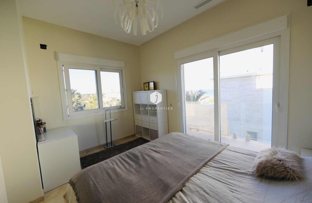 Aus zweiter Hand - Villa -
La Zenia - Costa Blanca