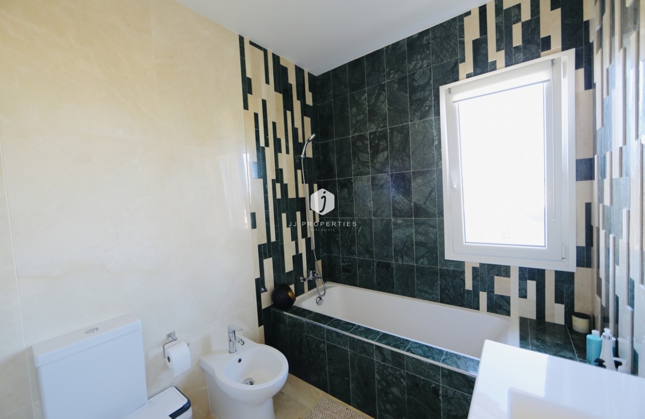 Aus zweiter Hand - Villa -
La Zenia - Costa Blanca