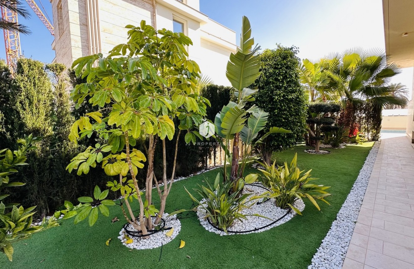 Aus zweiter Hand - Villa -
La Zenia - Costa Blanca