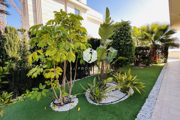 Aus zweiter Hand - Villa -
La Zenia - Costa Blanca