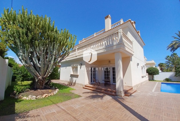 Aus zweiter Hand - Villa -
Cabo Roig - Costa Blanca