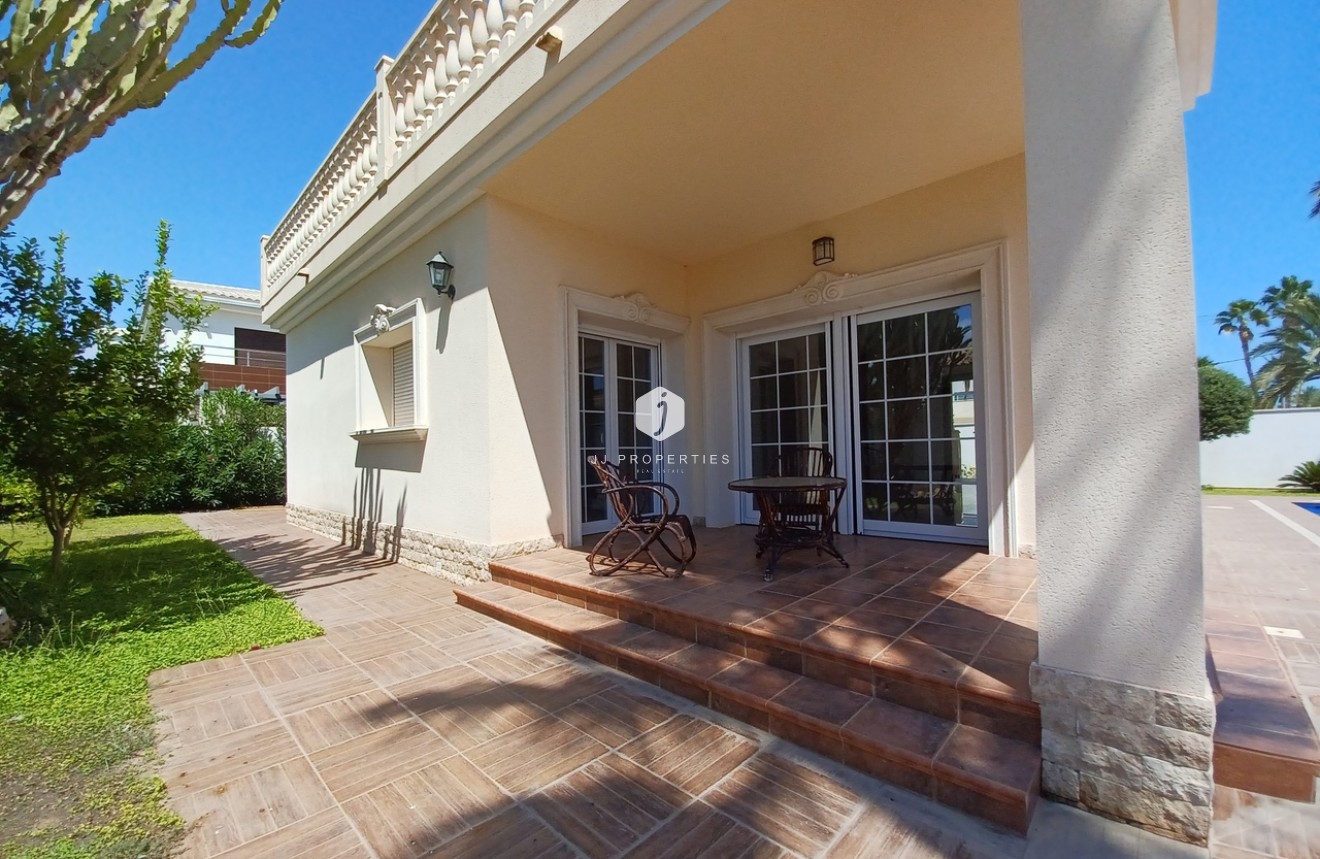 Aus zweiter Hand - Villa -
Cabo Roig - Costa Blanca