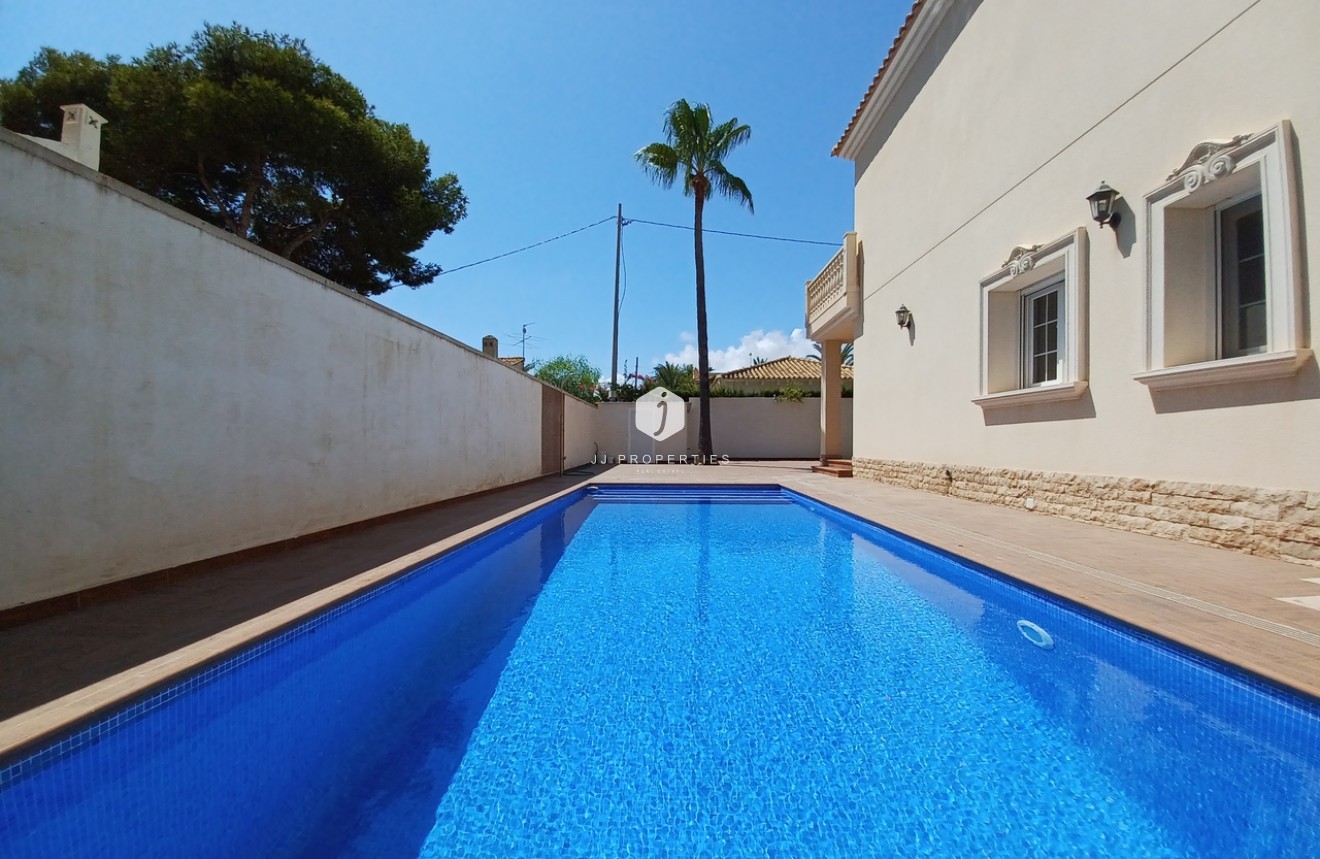 Aus zweiter Hand - Villa -
Cabo Roig - Costa Blanca