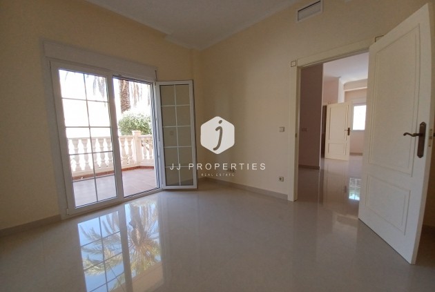 Aus zweiter Hand - Villa -
Cabo Roig - Costa Blanca