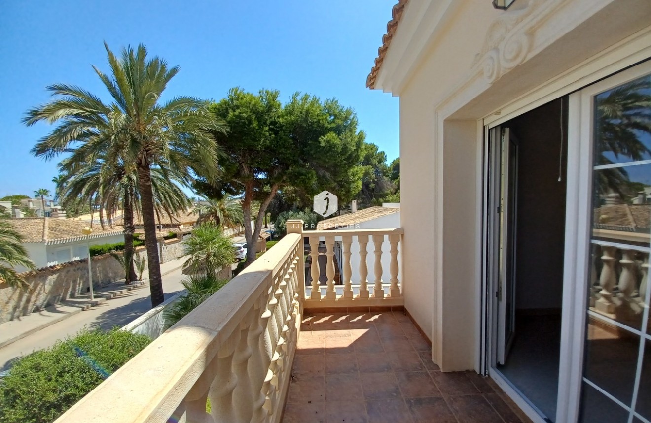 Aus zweiter Hand - Villa -
Cabo Roig - Costa Blanca