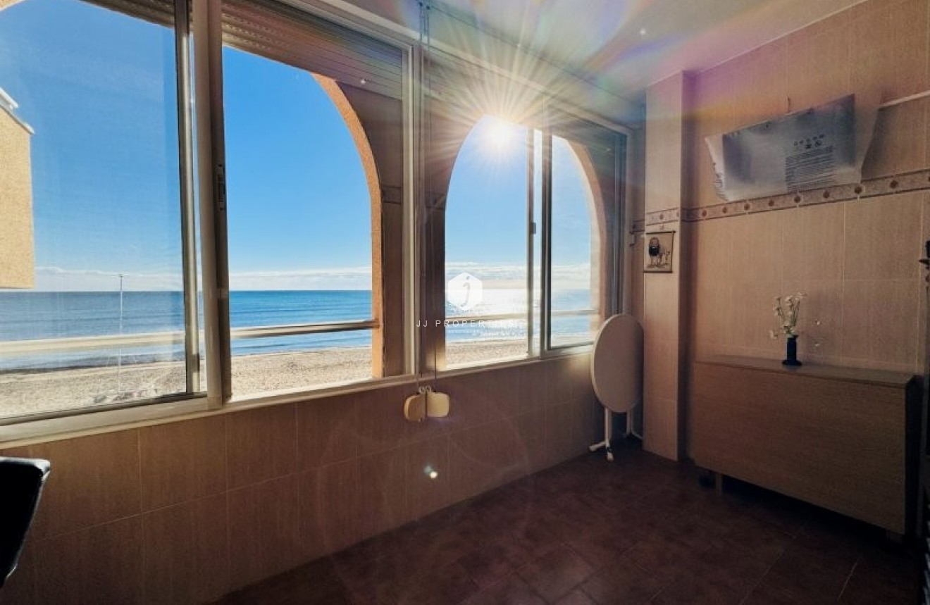 Resale - Apartment / flat -
La Mata - Costa Blanca