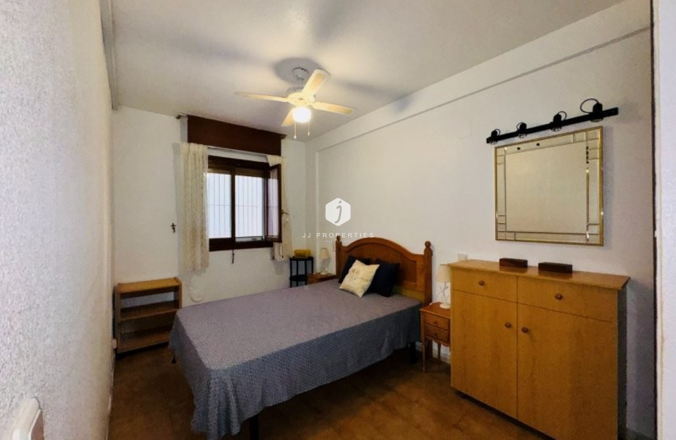 Resale - Apartment / flat -
La Mata - Costa Blanca