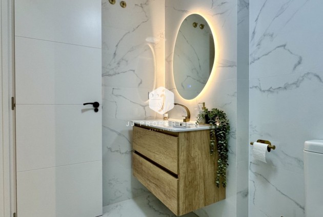 Aus zweiter Hand - Wohnung -
Orihuela Costa - Costa Blanca