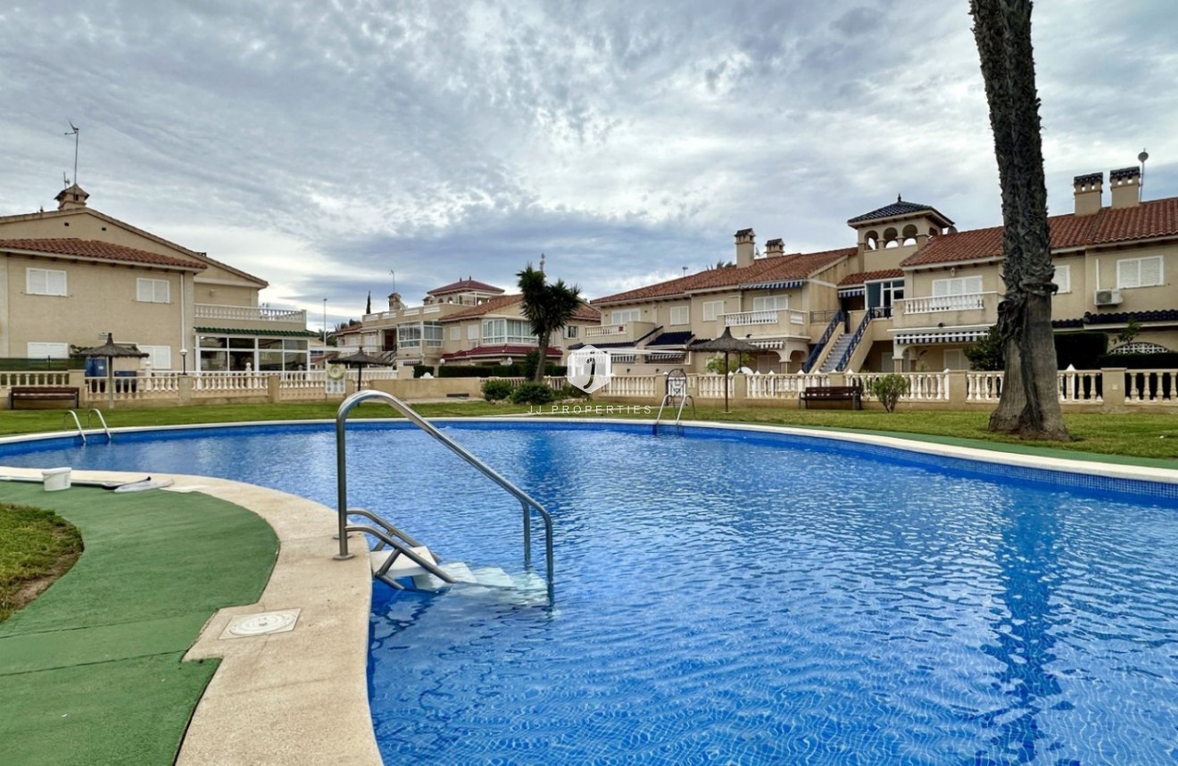 Aus zweiter Hand - Wohnung -
Orihuela Costa - Costa Blanca