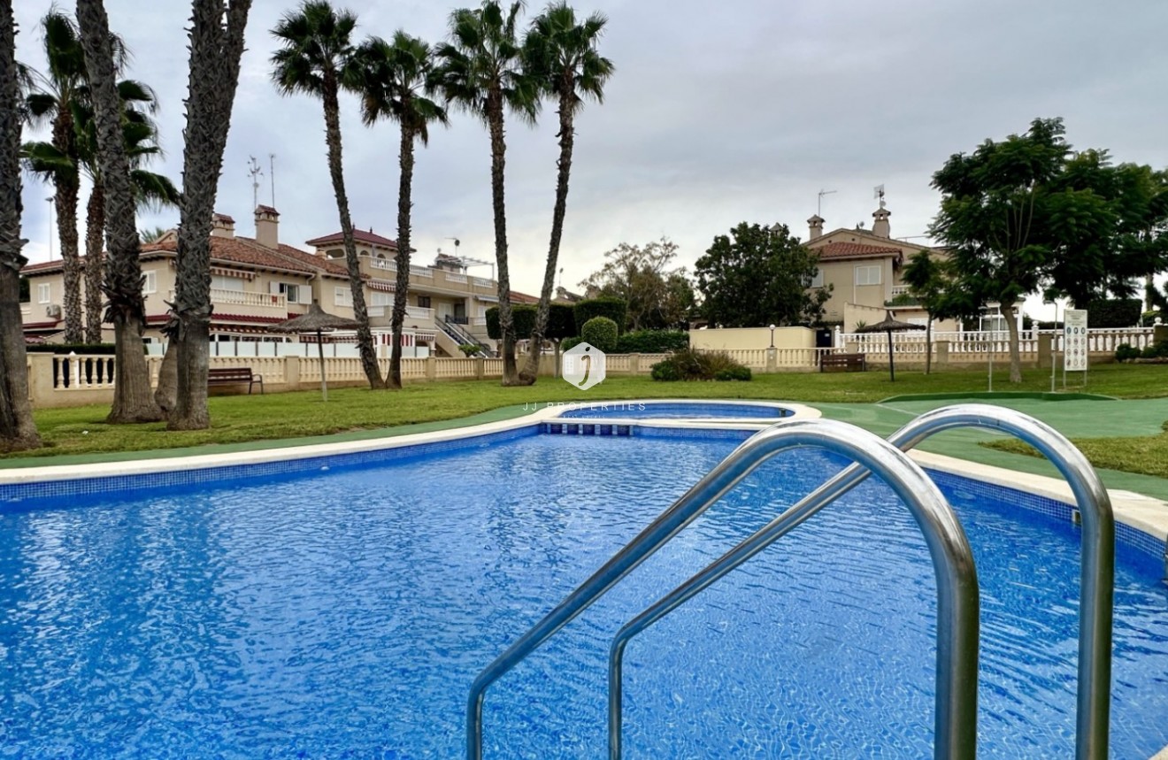 Aus zweiter Hand - Wohnung -
Orihuela Costa - Costa Blanca