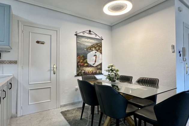 Aus zweiter Hand - Wohnung -
Orihuela Costa - Costa Blanca