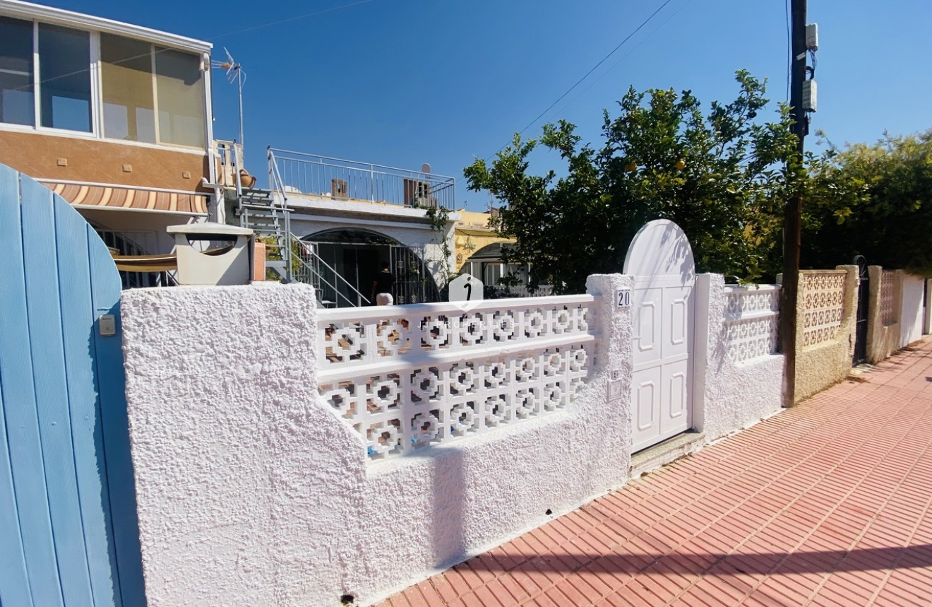 Aus zweiter Hand - Bungalow -
Playa Flamenca - Costa Blanca