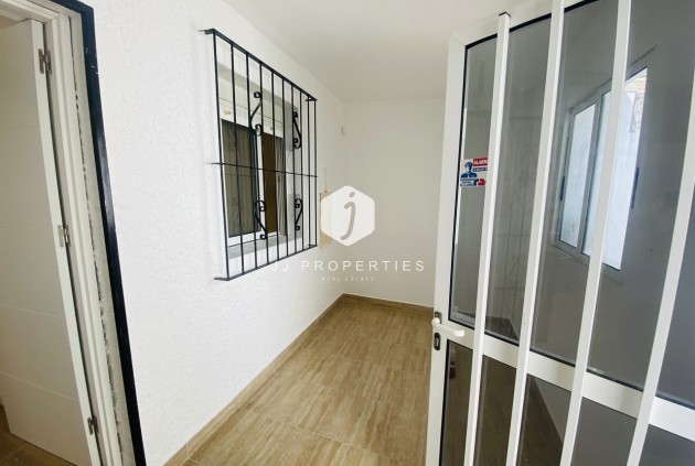 Aus zweiter Hand - Bungalow -
Playa Flamenca - Costa Blanca