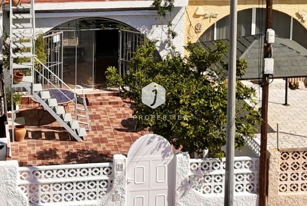 Aus zweiter Hand - Bungalow -
Playa Flamenca - Costa Blanca