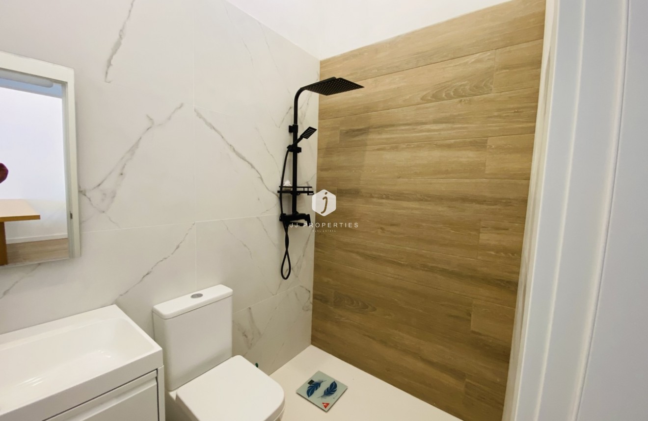 Aus zweiter Hand - Bungalow -
Playa Flamenca - Costa Blanca