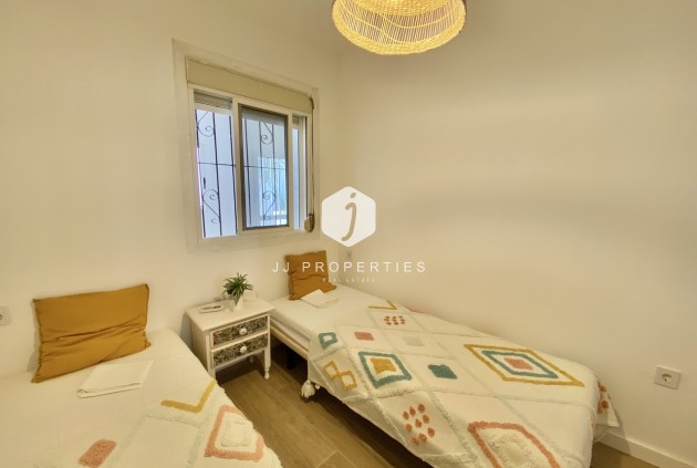 Aus zweiter Hand - Bungalow -
Playa Flamenca - Costa Blanca