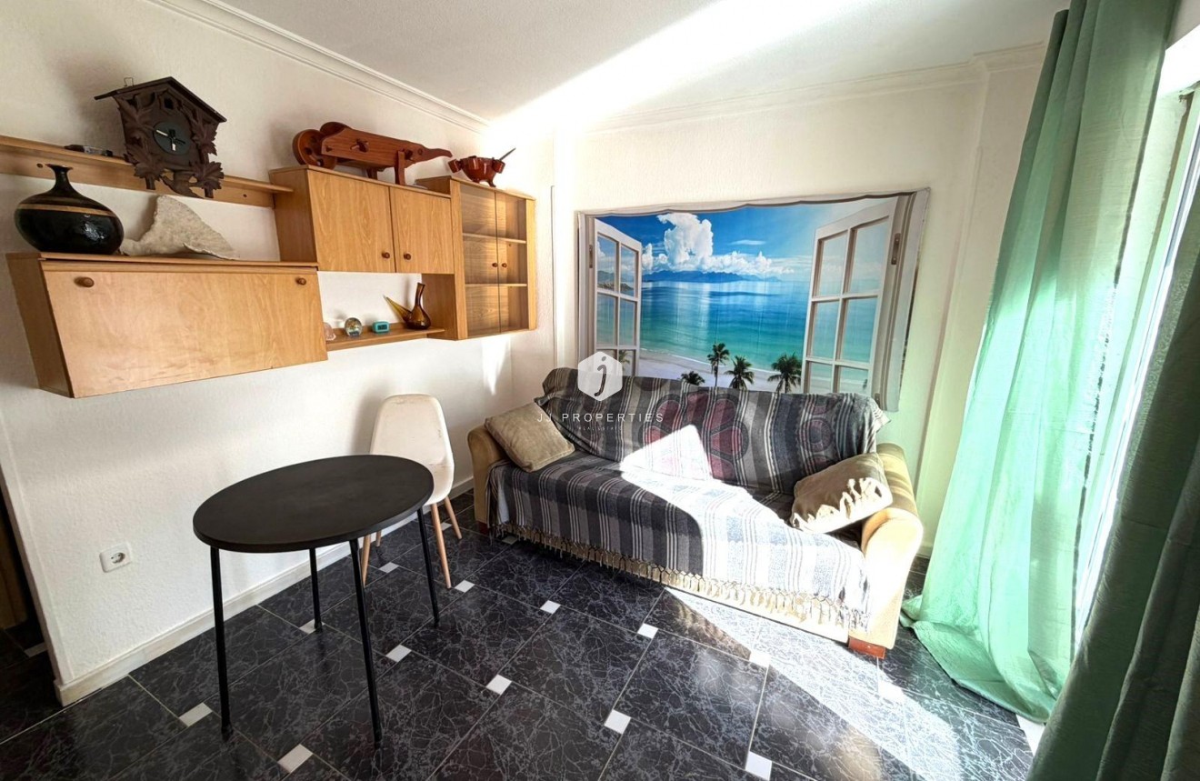 Resale - Apartment / flat -
Torrevieja - La Mata