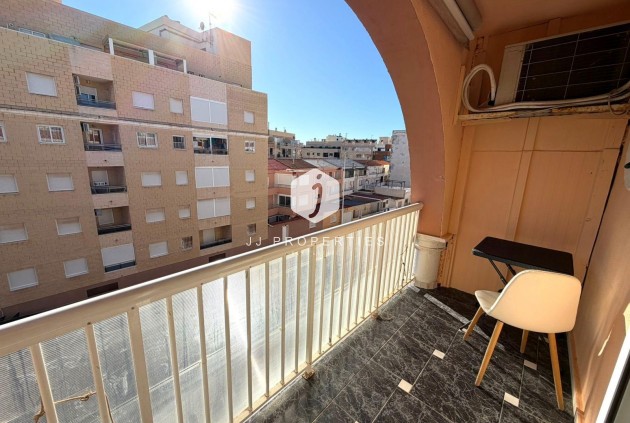Resale - Apartment / flat -
Torrevieja - La Mata