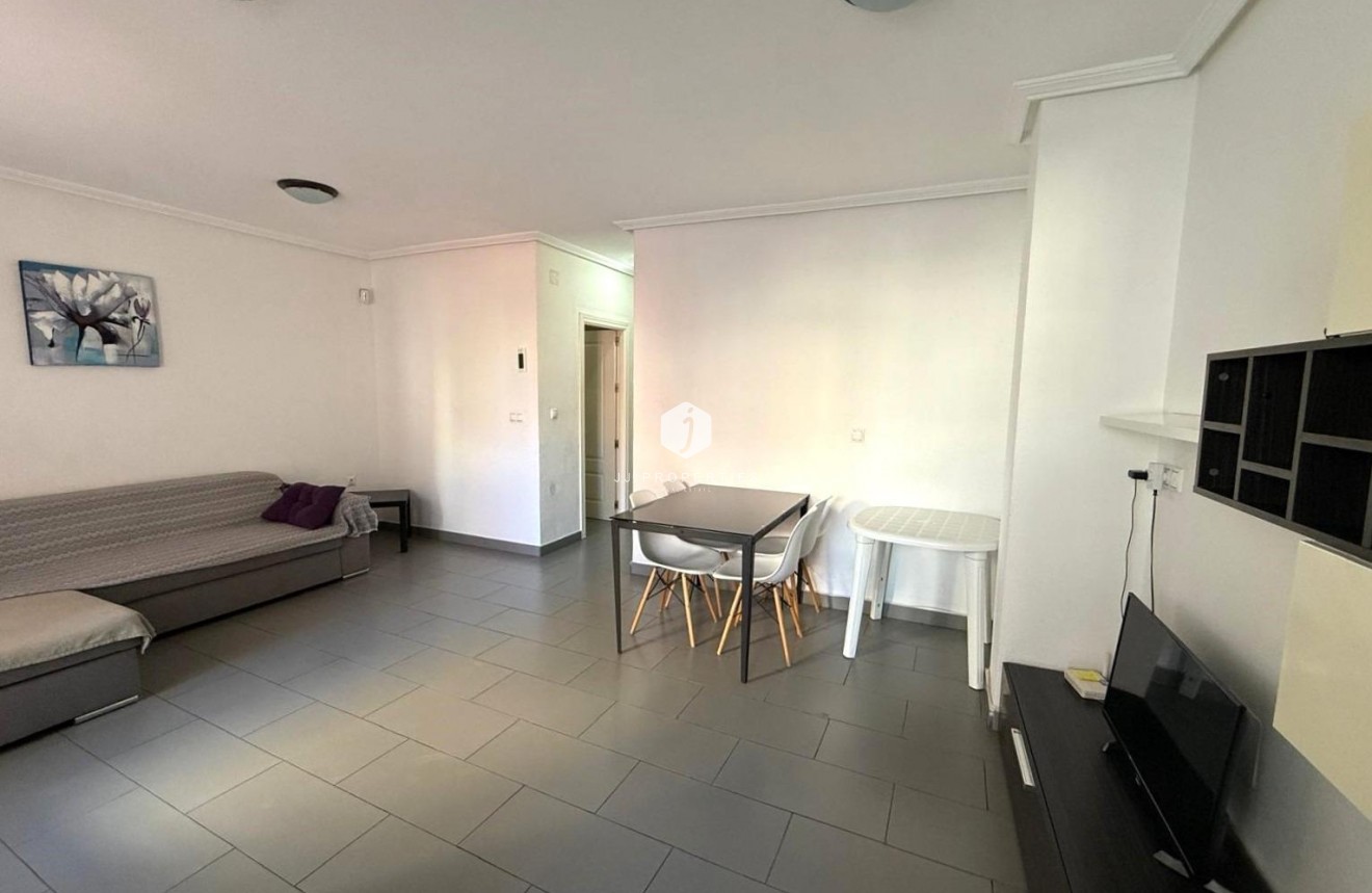 Aus zweiter Hand - Wohnung -
Torrevieja - Las Piscinas Naturales