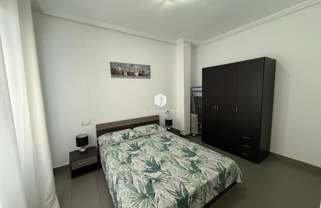 Aus zweiter Hand - Wohnung -
Torrevieja - Las Piscinas Naturales