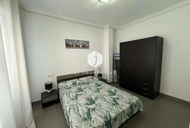 Aus zweiter Hand - Wohnung -
Torrevieja - Las Piscinas Naturales