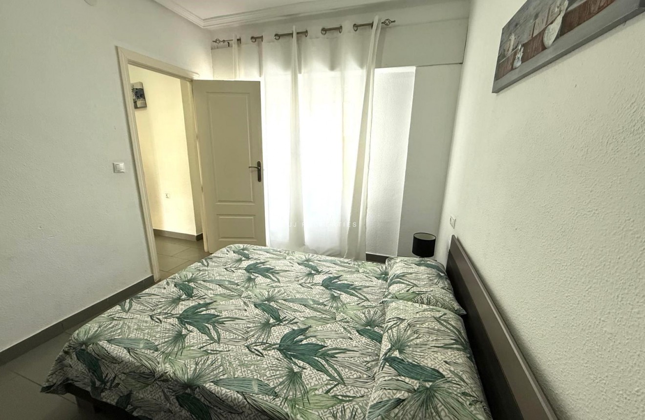 Aus zweiter Hand - Wohnung -
Torrevieja - Las Piscinas Naturales