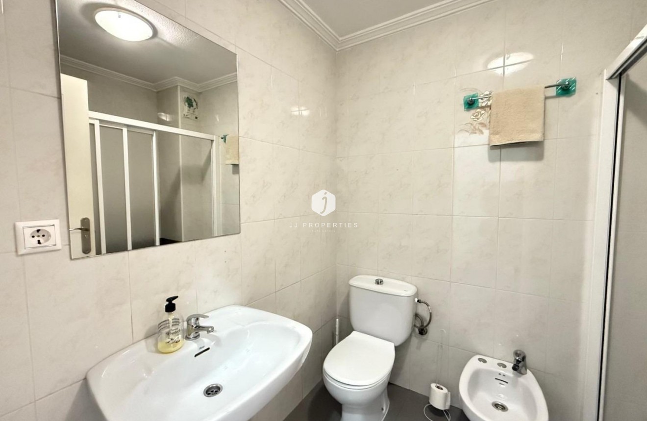 Aus zweiter Hand - Wohnung -
Torrevieja - Las Piscinas Naturales