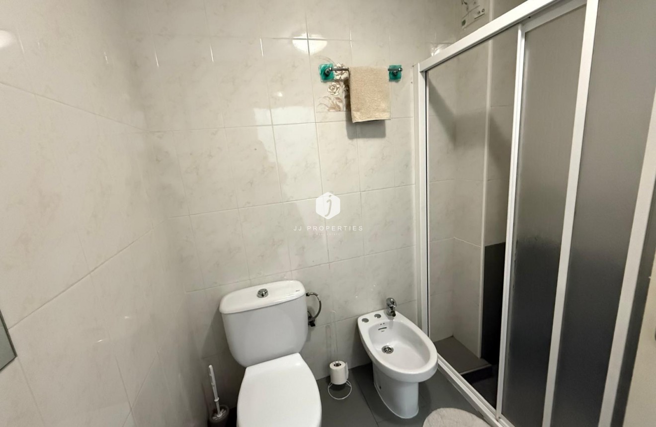 Aus zweiter Hand - Wohnung -
Torrevieja - Las Piscinas Naturales