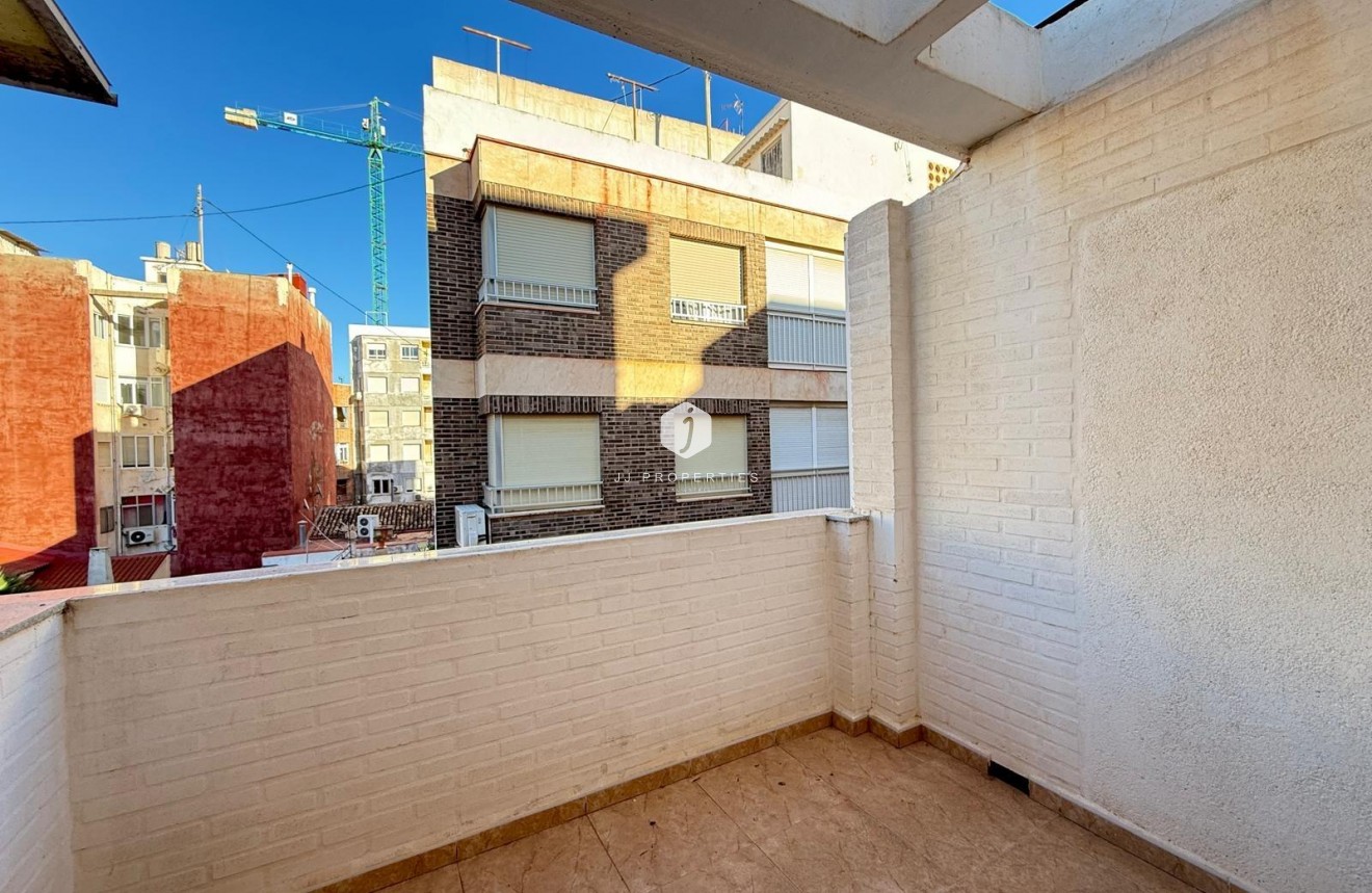 Aus zweiter Hand - Wohnung -
Torrevieja - Las Piscinas Naturales