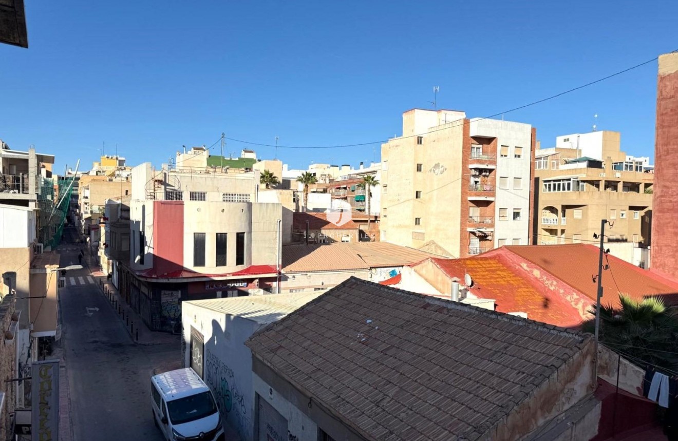 Aus zweiter Hand - Wohnung -
Torrevieja - Las Piscinas Naturales