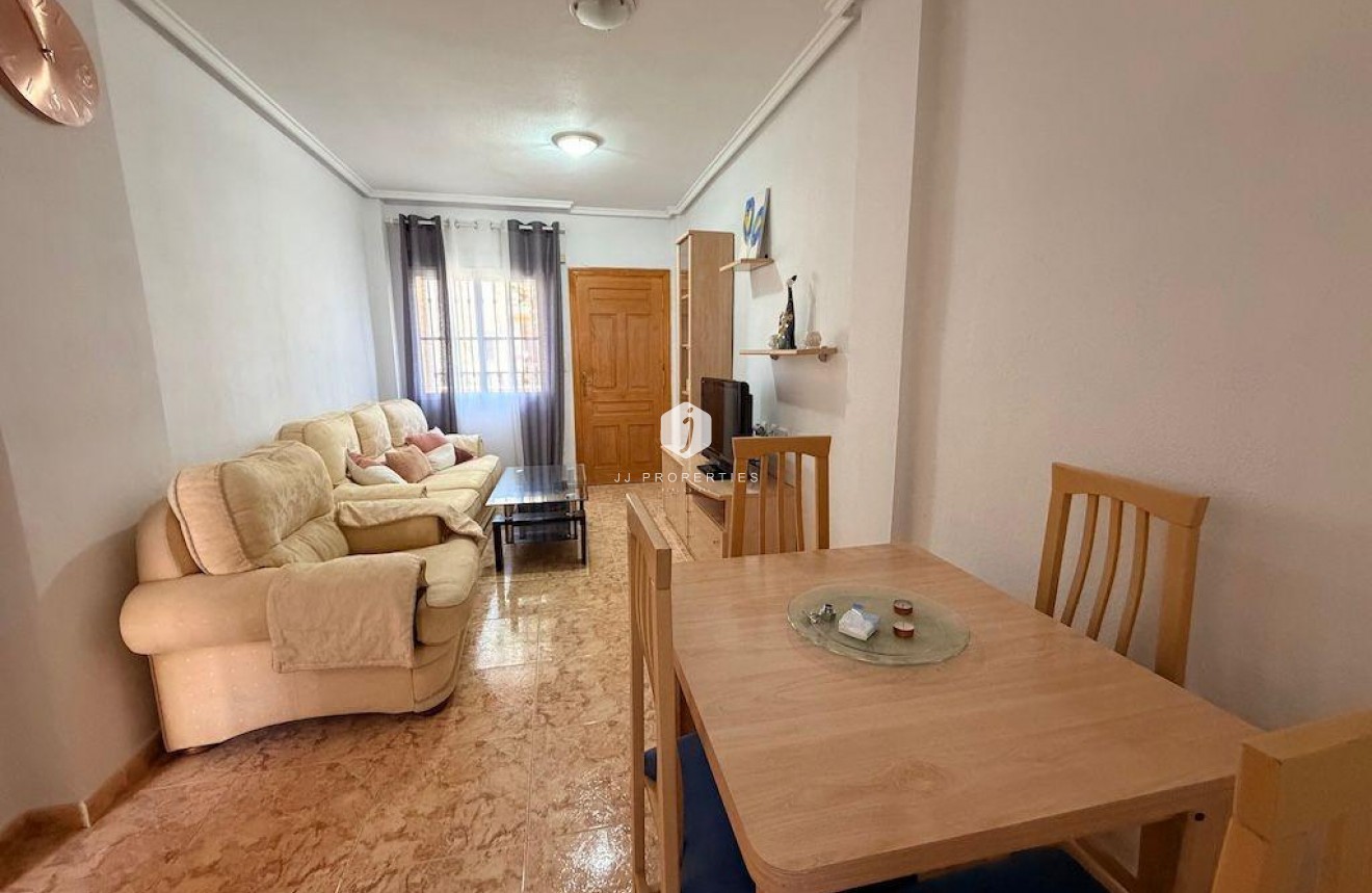 Aus zweiter Hand - Bungalow -
Orihuela Costa - Costa Blanca