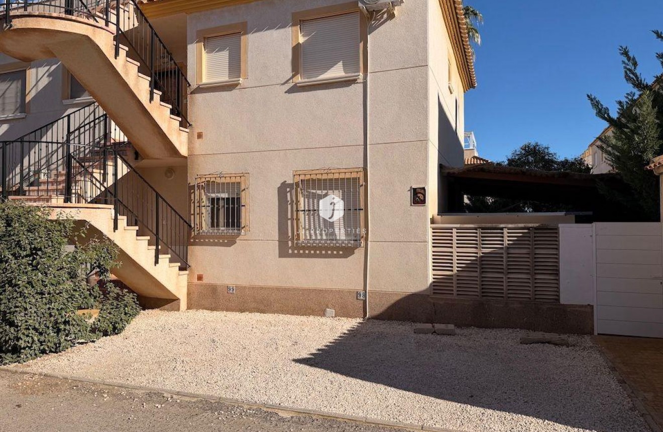 Aus zweiter Hand - Bungalow -
Orihuela Costa - Costa Blanca