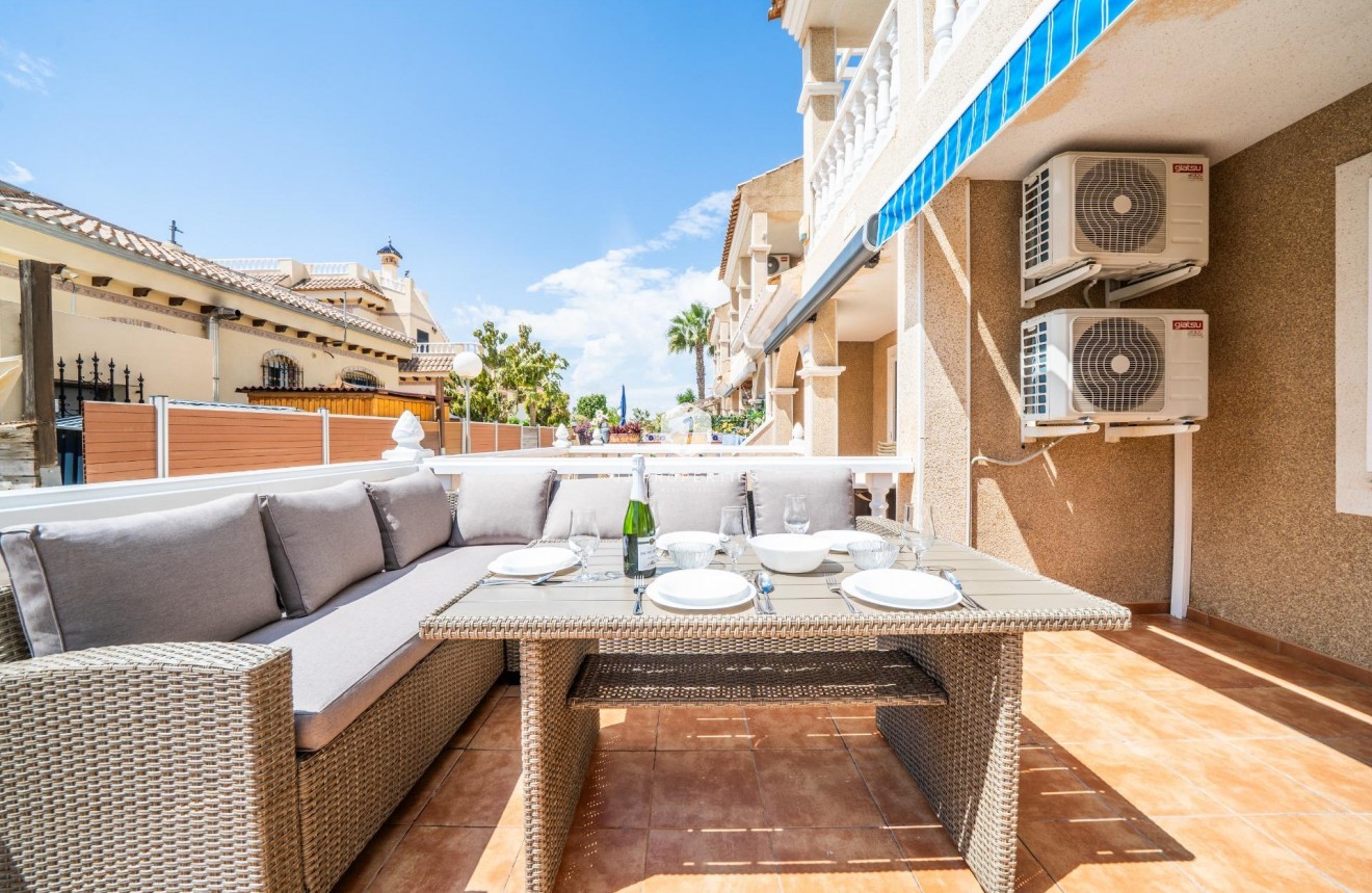 Resale - Chalet -
Orihuela Costa - Los Almendros-la Florida