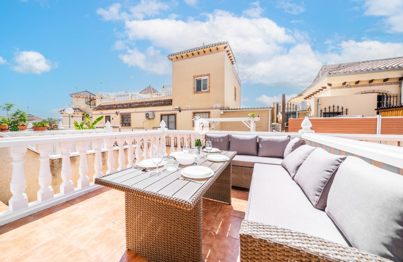 Resale - Chalet -
Orihuela Costa - Los Almendros-la Florida