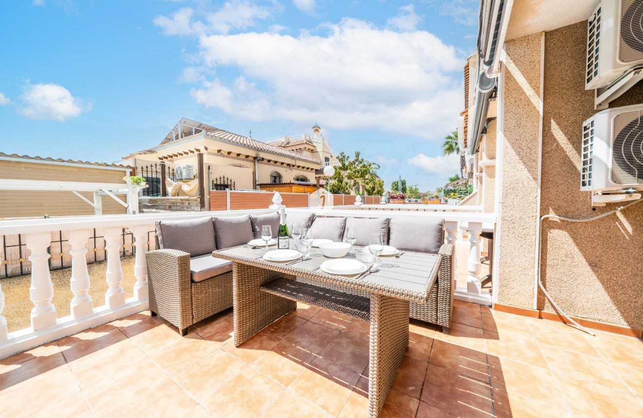 Resale - Chalet -
Orihuela Costa - Los Almendros-la Florida