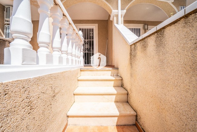 Resale - Chalet -
Orihuela Costa - Los Almendros-la Florida