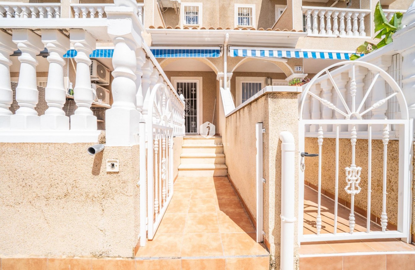 Resale - Chalet -
Orihuela Costa - Los Almendros-la Florida