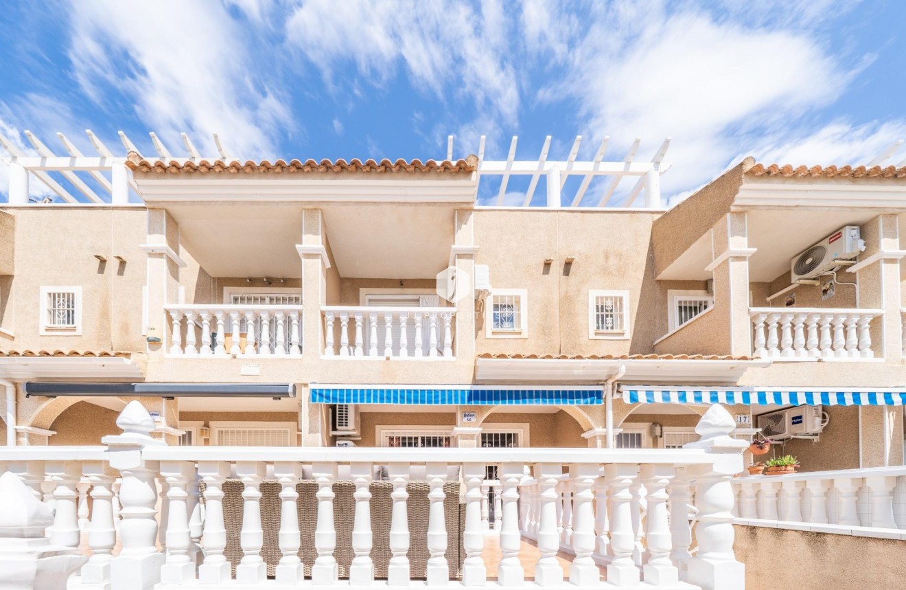 Resale - Chalet -
Orihuela Costa - Los Almendros-la Florida