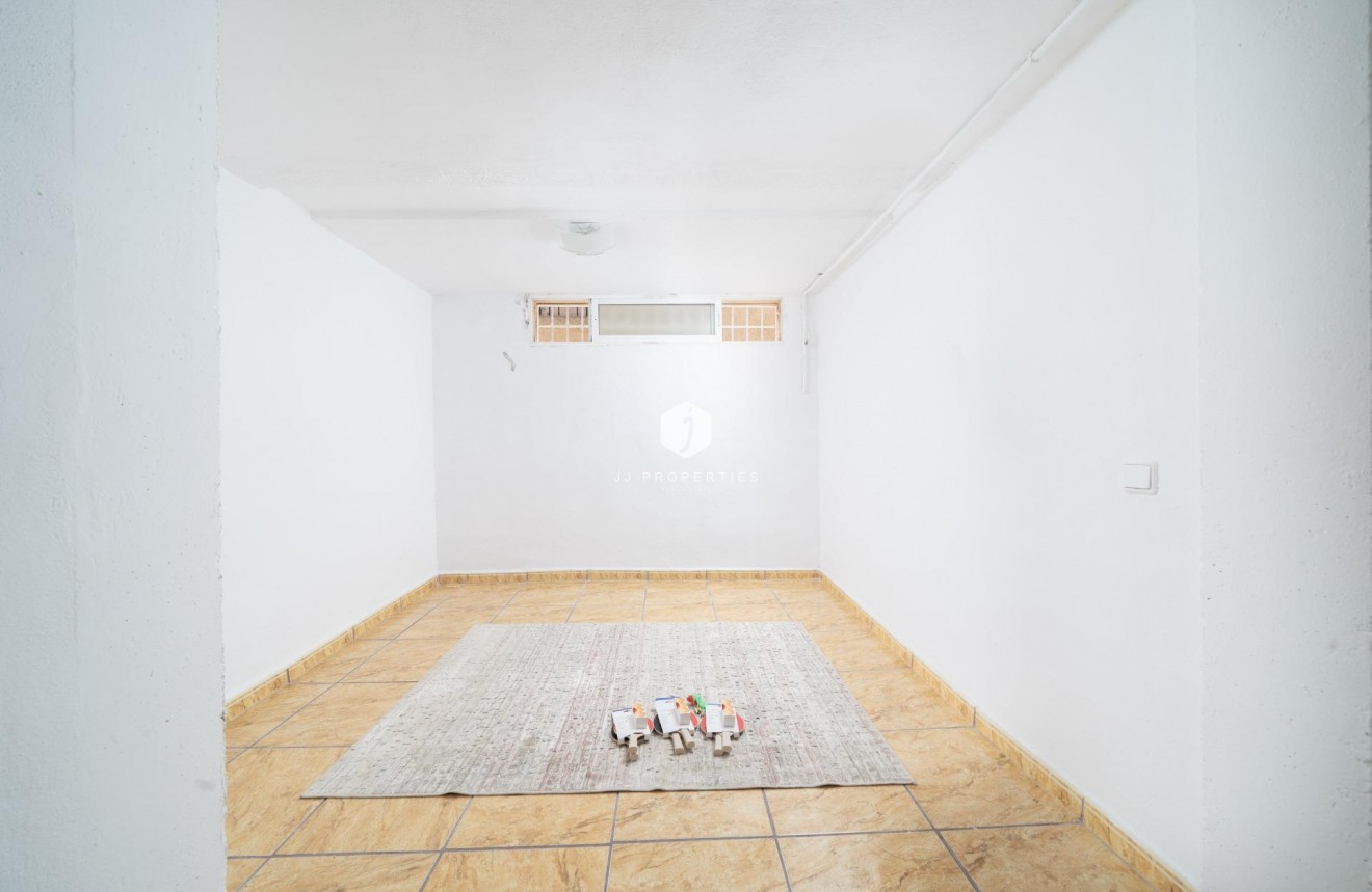 Resale - Chalet -
Orihuela Costa - Los Almendros-la Florida