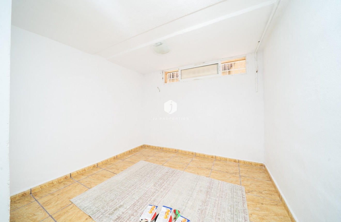 Resale - Chalet -
Orihuela Costa - Los Almendros-la Florida