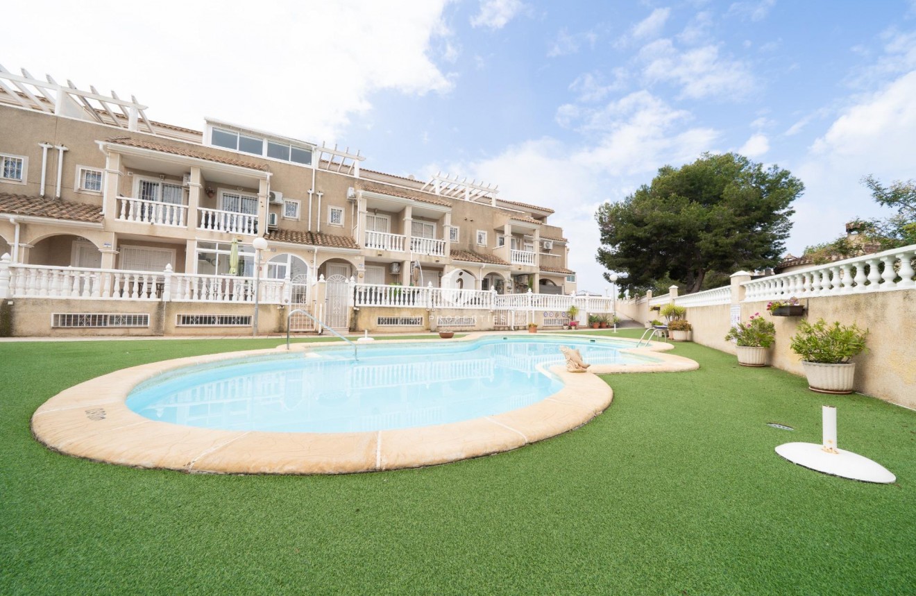 Resale - Chalet -
Orihuela Costa - Los Almendros-la Florida