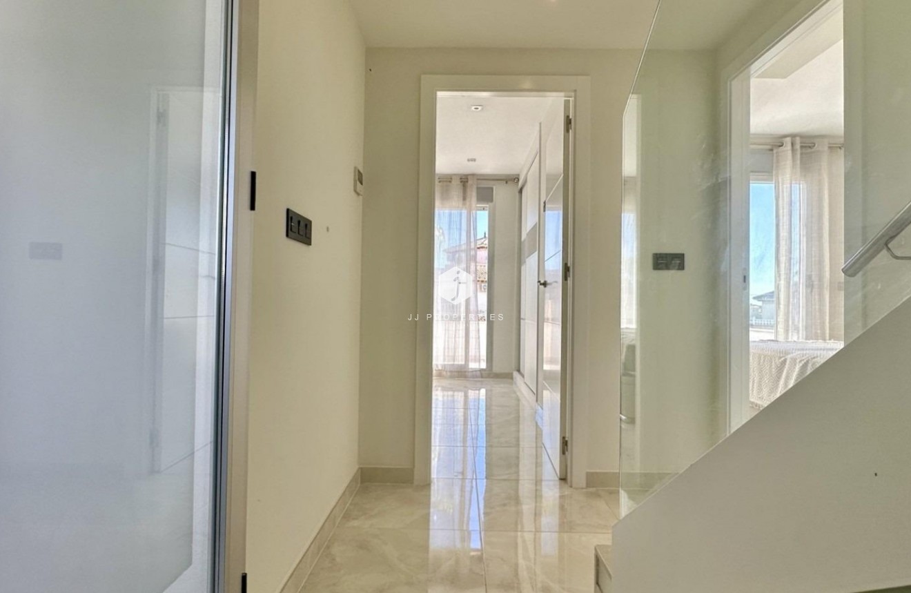 Aus zweiter Hand - Villa -
Orihuela Costa - Lomas De Cabo Roig-los Dolses