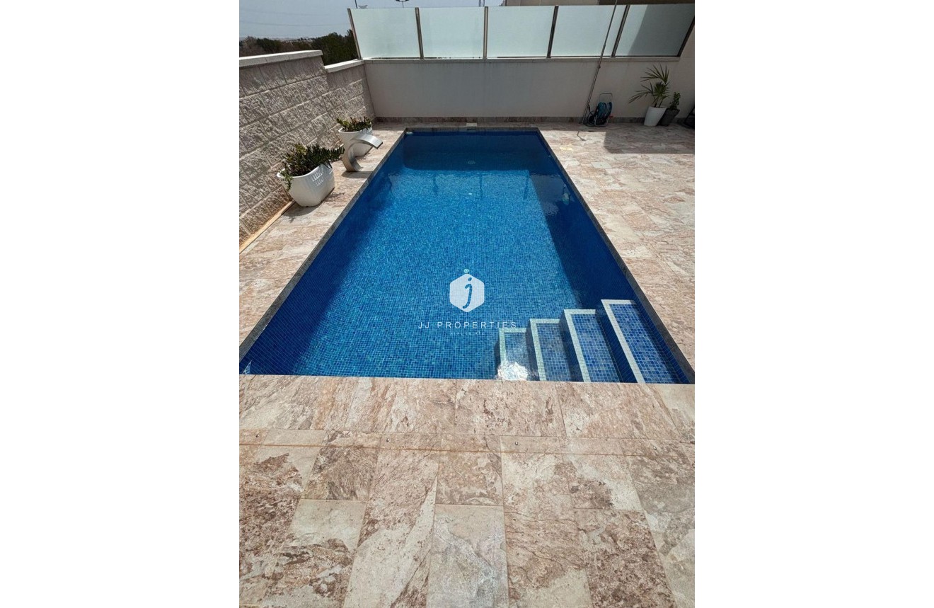 Aus zweiter Hand - Villa -
Orihuela Costa - Villamartín-las Filipinas