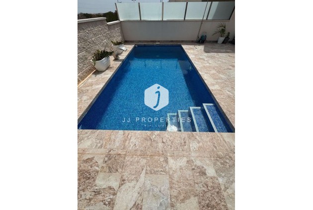 Aus zweiter Hand - Villa -
Orihuela Costa - Villamartín-las Filipinas