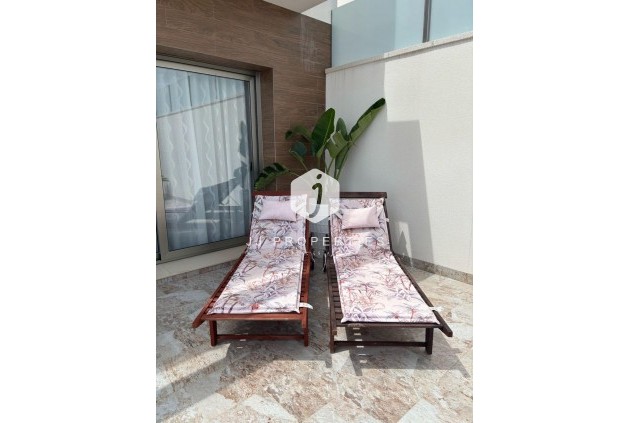 Aus zweiter Hand - Villa -
Orihuela Costa - Villamartín-las Filipinas