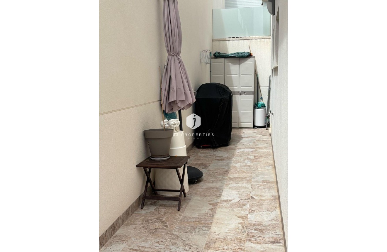 Aus zweiter Hand - Villa -
Orihuela Costa - Villamartín-las Filipinas