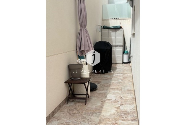 Aus zweiter Hand - Villa -
Orihuela Costa - Villamartín-las Filipinas