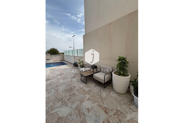 Aus zweiter Hand - Villa -
Orihuela Costa - Villamartín-las Filipinas