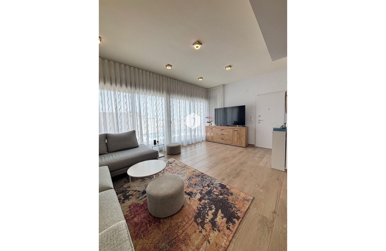 Aus zweiter Hand - Villa -
Orihuela Costa - Villamartín-las Filipinas